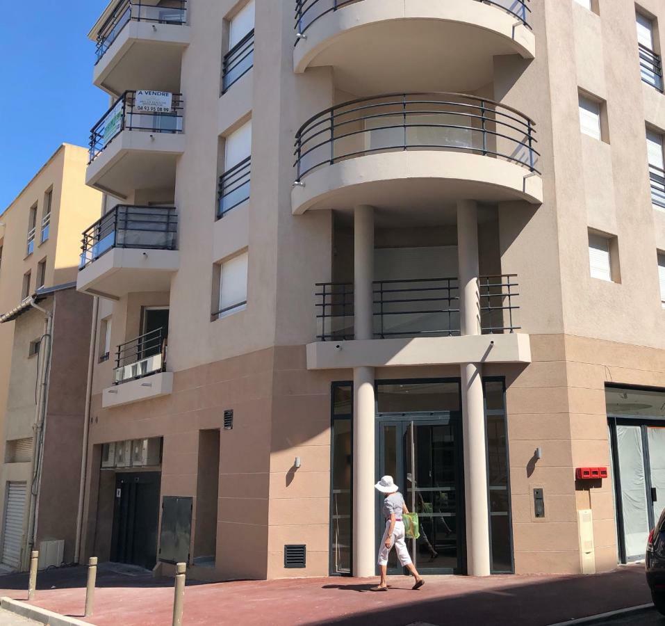 Apartamento Appt Moderne Vieil Antibes 3 Piec Exterior foto